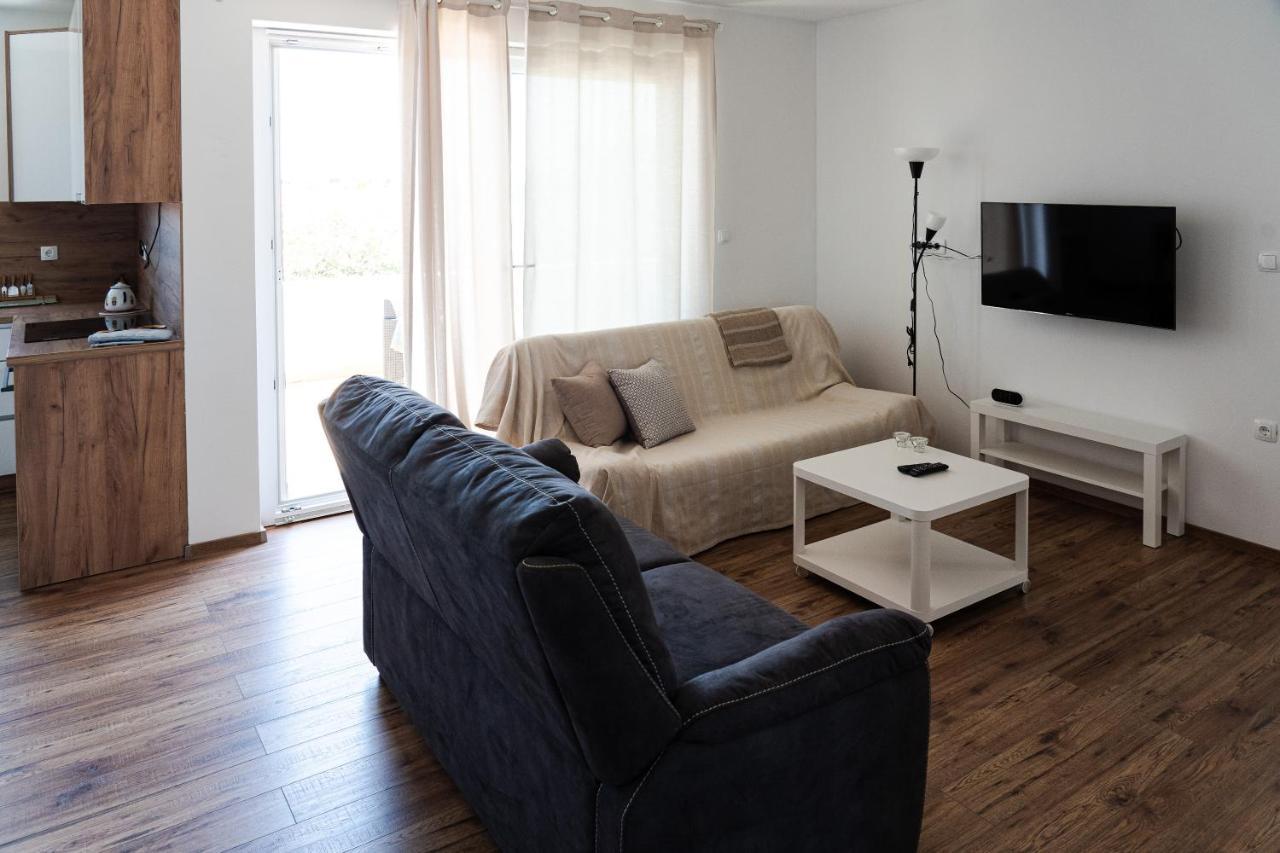 Station 22 - Brand New Apartment With A Terrace And Private Parking فير المظهر الخارجي الصورة