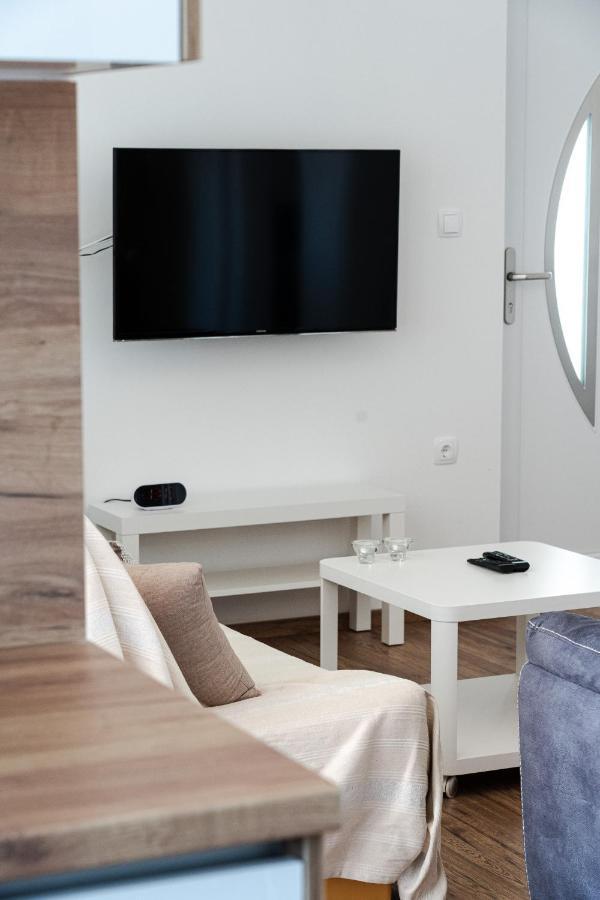 Station 22 - Brand New Apartment With A Terrace And Private Parking فير المظهر الخارجي الصورة